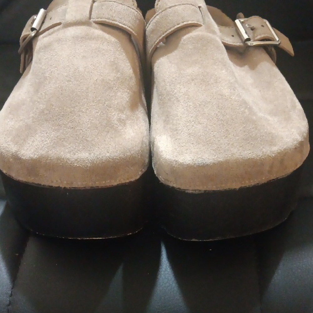 Source Unknown Tan Suede Platform Mule Clogs with Buckle - Picture 3 of 9